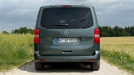 2025 Opel Zafira Electric, Kapari Grün (Metallic)