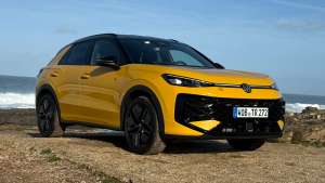2025 VW T-Roc 1.5 l eTSI R-Line Canary Yellow Schwarz